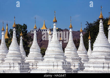 Die Sanda Muni buddhistischer Tempel in der Stadt Mandalay in Myanmar (Burma). Stockfoto