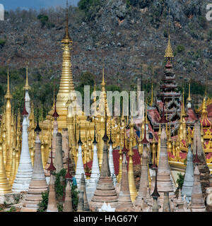 Übersicht der Shwe Inn Thein Paya Tempel-Komplex am Ithein (auch Indein) in der Nähe von Inle-See im Shan-Staat im zentralen Myanmar (Burma). Stockfoto