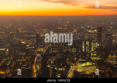 London, UK, 30. November 2016. Ein trübe, aber schöner Abend wie die Sonne langsam untergeht, über London und seine Sehenswürdigkeiten Credit: Imageplotter News und Sport/Alamy Live News Stockfoto