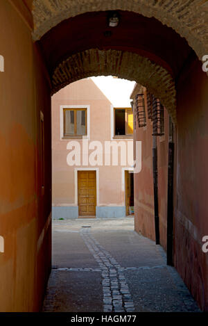 Straße Torbogen in der Altstadt, Segovia, Spanien Stockfoto