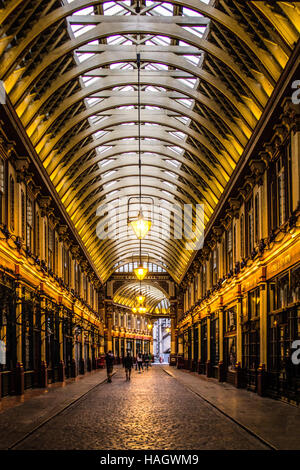 Leadenhall Market in der Nacht Stockfoto