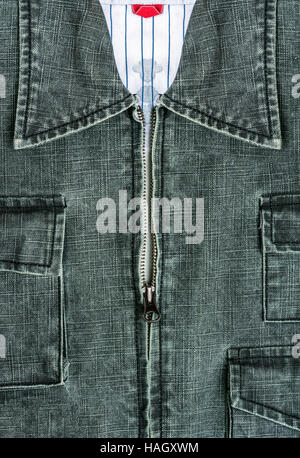 blaue Jacke Jeans mit Reißverschluss in Nahaufnahme Stockfoto