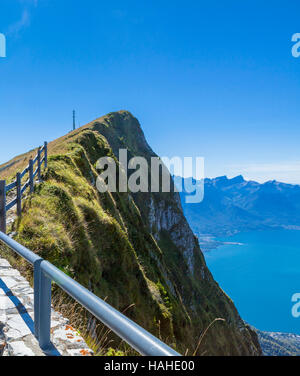 Sicht vom Berg des Rochers-de-Naye mit Blick auf den Genfersee und Alpen-Gebirge, der Schweiz, Europa Stockfoto