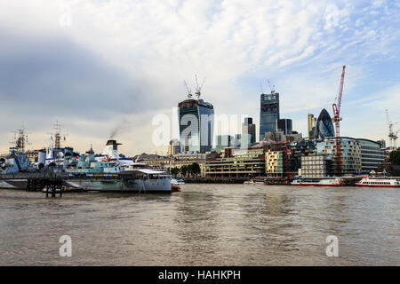 HMS Belfast, das Imperial War Museum Zweiten Weltkrieg Royal Marine Kriegsschiff in der Themse in Southwark, London, UK Stockfoto