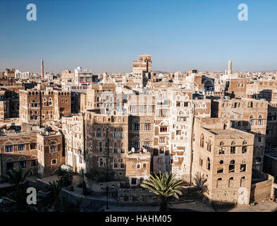 Blick auf zentrale Sanaa Stadt Stadt Skyline traditionellen Altbauten im Jemen Stockfoto