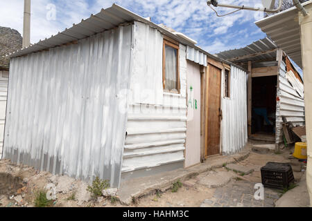 Südafrika Township Housing; Ein Wellblech-Haus in Imizamo Yethu Township, Kapstadt, Südafrika Stockfoto