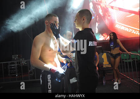 SYKTYVKAR, Russland - 26. November 2016: Parma MMA Profikämpfen-7 Turnier. Stockfoto