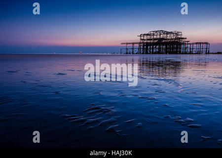 Blaue Stunde am Pier West Stockfoto