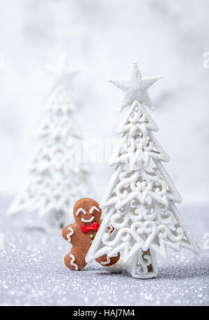 Lustige Lebkuchen Männer-Karte Stockfoto