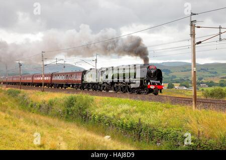 Mannschaftslokomotive LMS Princess Coronation Class 46233 Duchess of Sutherland. Scout Green, Shap, Cumbria, West Coast Main Line, England, Großbritannien. Stockfoto