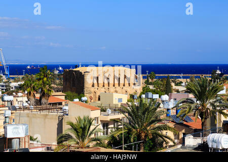 Stadtbild in Famagusta, Ammochostos mit der Sinan Pashal Moschee. Nord-Zypern Stockfoto