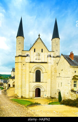 Fontevraud Abbey Wahrzeichen, West Fassade Kirche. Religiöse Gebäude. Loire-Tal. Frankreich, Europa. Stockfoto