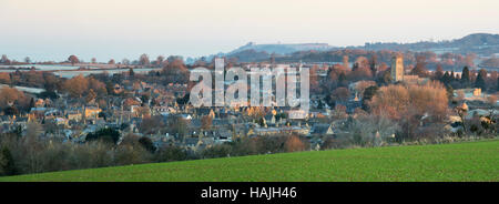 Herbst Frost über Chipping Campden bei Sonnenaufgang. Chipping Campden, Gloucestershire, Cotswolds, England. Panorama Stockfoto