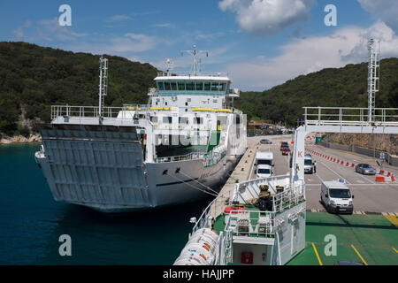 Krk-Cres Fähre Valbiska, Insel Krk, Kvarner Bucht, Kroatien Stockfoto