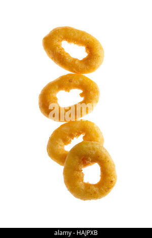 Frittierte Ringe auf weiß Stockfoto