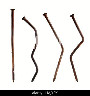 alten rostigen Nägeln isoliert auf weiss Stockfoto