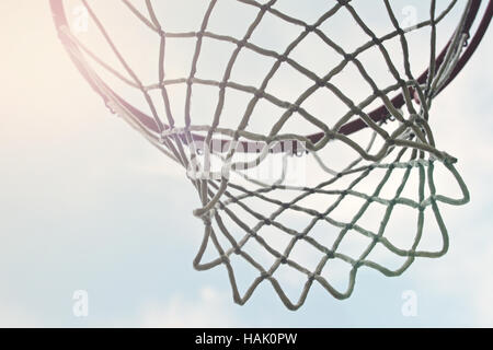 Nahaufnahme von Outdoor-Basketballkorb Netto Stockfoto