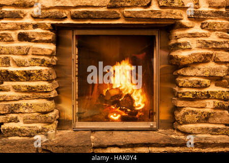 brennenden Kamin Stockfoto