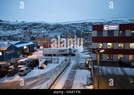 Hurtigruten angedockt im Hafen von Hammerfest, Nord-Norwegen. Stockfoto