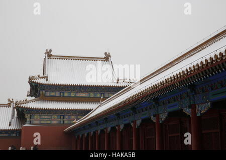 China, Peking. Schneebedeckte Forbidden City Palace Museum zum UNESCO-Weltkulturerbe Stockfoto