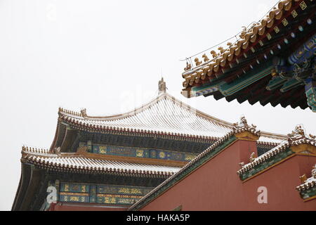 China, Peking. Schneebedeckte Forbidden City Palace Museum zum UNESCO-Weltkulturerbe Stockfoto