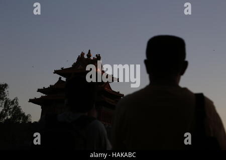 Nordwesten Wachturm an der Wand von der verbotenen Stadt Palastmuseum, Peking, China, Asien Stockfoto