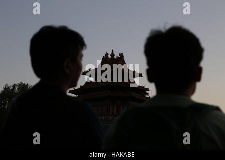 Nordwesten Wachturm an der Wand von der verbotenen Stadt Palastmuseum, Peking, China, Asien Stockfoto