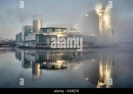 Salford Quays Lowery Galerie Theater Manchester Docks Regeneration Peel Holdings Architekt Michael Wilford Bebauung entwickelte Struktur Stockfoto