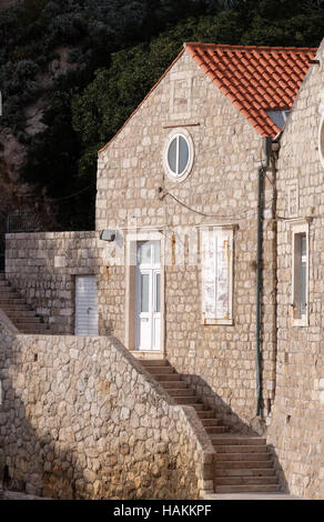 Haus im alten Hafen Kolorina, Dubrovnik, Kroatien am 30. November 2015. Stockfoto