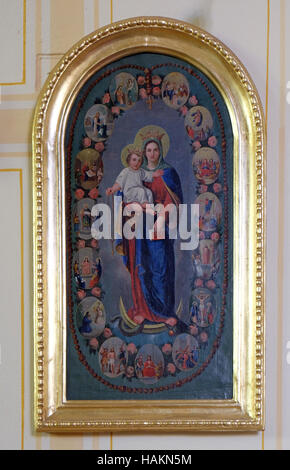Jungfrau Maria, Königin des Heiligen Rosenkranzes Altarbild in der Pfarrkirche der Heiligen Dreifaltigkeit in Krasic, Kroatien Stockfoto