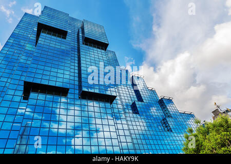 London, UK - 15. Juni 2016: Nördlichen Shell Gebäude an der Themse in London. Seine eine Landmark-Bürogebäudes in der City of London, 42,5 Meter hoch, d Stockfoto