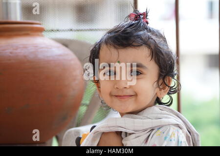 Ein nettes Mädchen, Porträt von inderin, indische Kinder, Smiley-Gesicht, glücklich Leben, schönes portrait Stockfoto