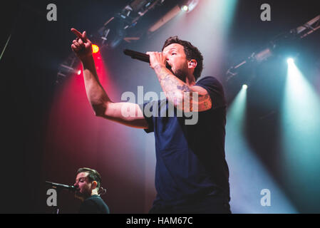 Venaria, Italien. 16. Mai 2016. Simple Plan, die live im Teatro della Concordia in Venaria, in der Nähe von Turin, für ihre "nimmt eine für die Team-Tour" 2016. © Alessandro Bosio/Pacific Press/Alamy Live-Nachrichten Stockfoto