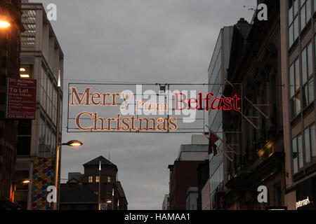 Frohe Weihnachten Belfast melden Stockfoto