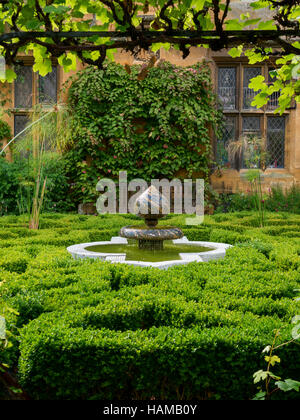 Der schöne Knoten Garten in Sudeley Castle in der Nähe von Winchcombe in den englischen Cotswolds. Stockfoto