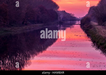 Sonnenuntergang in Norfolk England Großbritannien in der Nähe von Downham Market und King's Lynn. Stockfoto