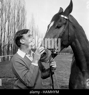 Deutscher Wis, Fernsehmoderator und Synchronsprecher Hellmut Lange, Deutschland 1970er Jahre. Deutschland Schauspieler, TV-Moderator und Schauspieler Hellmut Lange, Deutschland 1970. Stockfoto