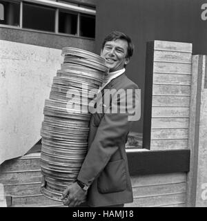 Deutscher Wis, Fernsehmoderator und Synchronsprecher Hellmut Lange, Deutschland 1970er Jahre. Deutschland Schauspieler, TV-Moderator und Schauspieler Hellmut Lange, Deutschland 1970. Stockfoto