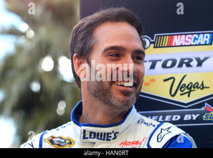 Las Vegas, Nevada, USA. 1. Dezember 2016. Jimmie Johnson erscheint während die Intros der Fahrer der NASCAR Champions Woche in Las Vegas, Nevada am 1. Dezember 2016. Bildnachweis: Mpi34/Medien Punch/Alamy Live-Nachrichten Stockfoto