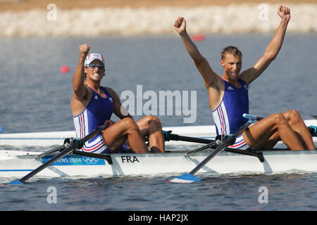 S VIEILLEDENT & eine WINTERHARTE Frankreich Athen Griechenland 21. August 2004 Stockfoto