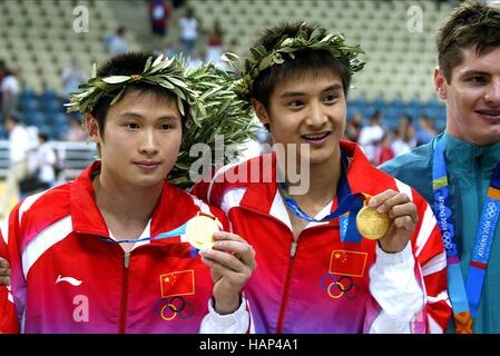 LIANG TIAN & JINGHUI YANG olympische 10 M SYNCHRO Tauchen Athen 14. August 2004 Stockfoto