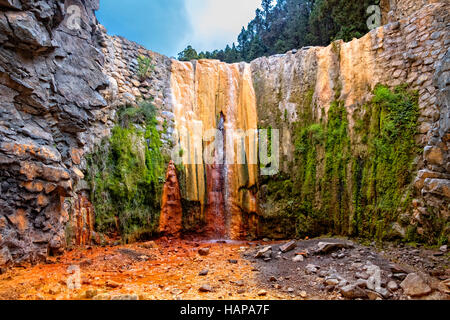 "Cascada de Los Colores" Caldera de Taburiente National Park mit seiner wunderbaren Farbe Kaskaden Stockfoto