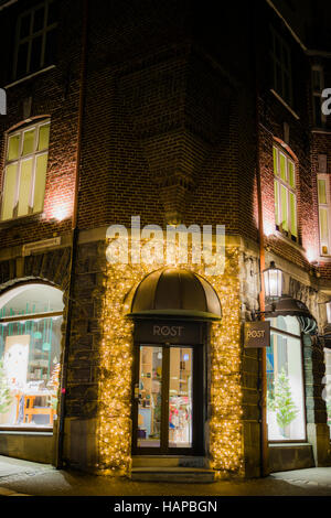 Saison Weihnachten Shop Eingang Display, Bergen, Norwegen. Stockfoto