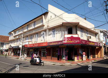 Straßenszene in Kochi, Kerala, Indien © Juergen Hasenkopf Stockfoto