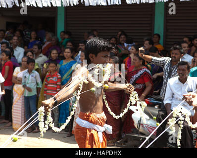 Thaipusam oder Thai Poosam Kavady Festival in der Nähe von Kochi, Kerala, Indien. Stockfoto