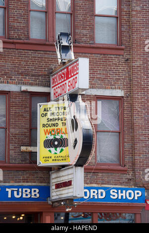 Ernest Tubb Record Shop auf Broadway, Innenstadt, Nashville, Tennessee, USA. Stockfoto