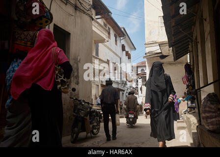 Leben auf der Straße in der alten steinernen Stadt Sansibar, Tansania Stockfoto