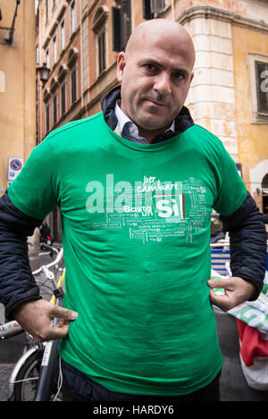 Rom, Italien. 2. Dezember 2016. 2. Dezember 2016 Rom Fahrrad für Ja zum Verfassungsreferendum, Passworte vom Roman Committee der Demokratischen Partei (PD) "Nur ja" das Bild eine Augenblick Manifestation (PD) Demokratische Partei Credit: Andrea Ronchini/Pacific Press/Alamy Live News Stockfoto