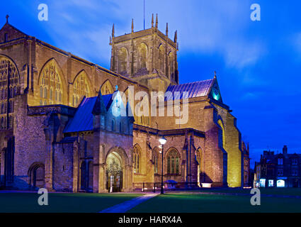 Sherborne Abbey in der Nacht, Dorset, England UK Stockfoto