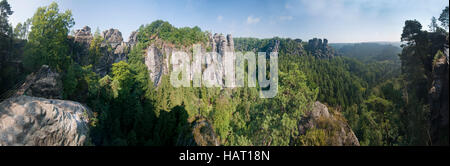 Rathen: Brücke Basteibrücke im Rock Bastei, Burg Neurathen, Sächsische Schweiz, Sächsische Schweiz, Sachsen, Sachsen, Deutschland Stockfoto